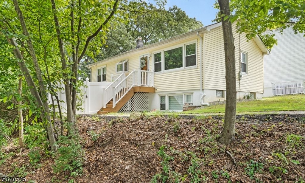 518 Curtis Rd, Roxbury Twp., NJ 07850