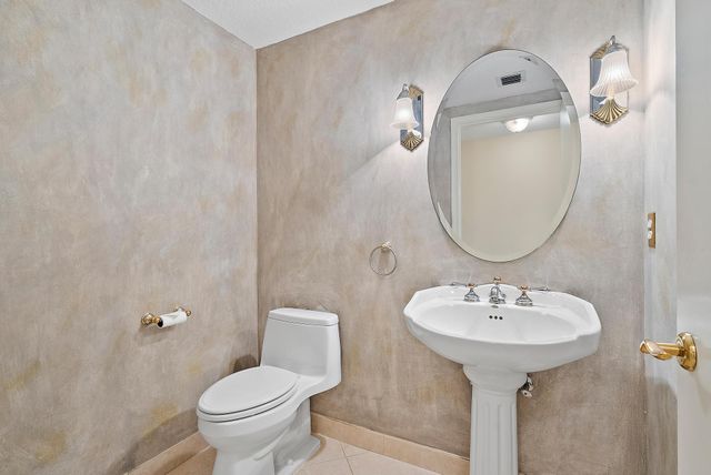 700 Ocean Royale 302, Juno Beach, FL 33408