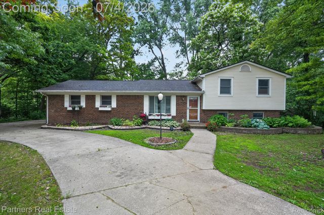 2500 Hubert Road, Genoa Township, MI 48114