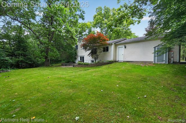 2500 Hubert Road, Genoa Township, MI 48114