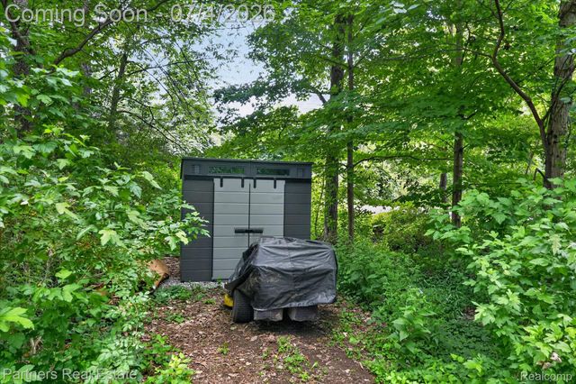 2500 Hubert Road, Genoa Township, MI 48114