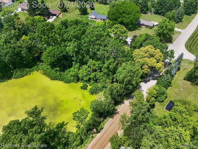 2500 Hubert Road, Genoa Township, MI 48114