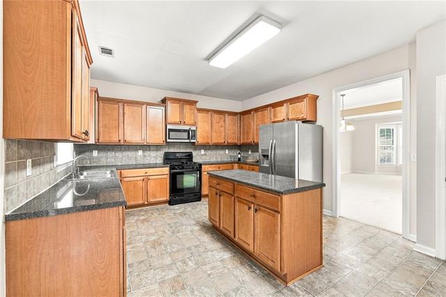 2017 Preserve Creek Way, Loganville, GA 30052