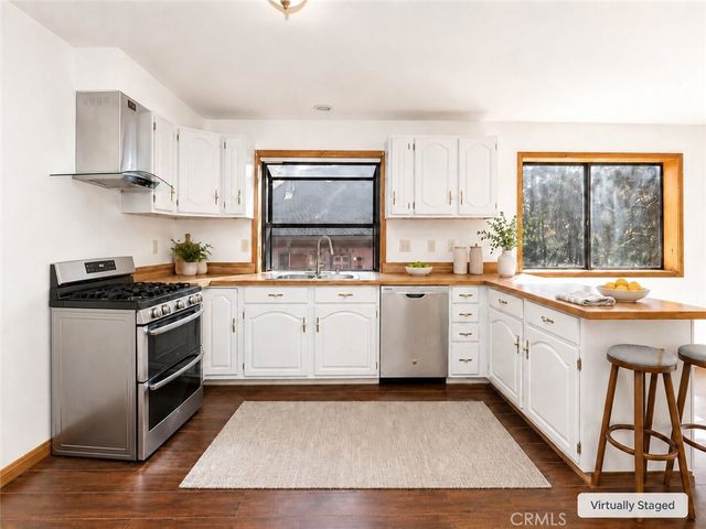 27661 Canyon Drive, Lake Arrowhead, CA 92326