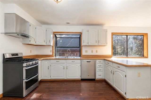 27661 Canyon Drive, Lake Arrowhead, CA 92326