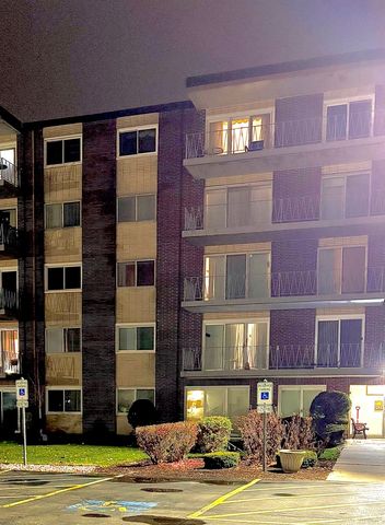 2900 Maple Avenue 24A, Downers Grove, IL 60515