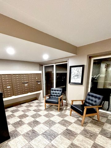 2900 Maple Avenue 24A, Downers Grove, IL 60515