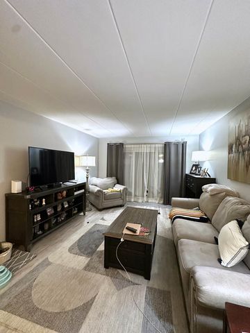 2900 Maple Avenue 24A, Downers Grove, IL 60515