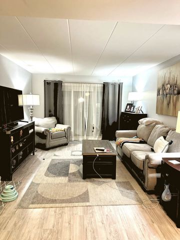 2900 Maple Avenue 24A, Downers Grove, IL 60515