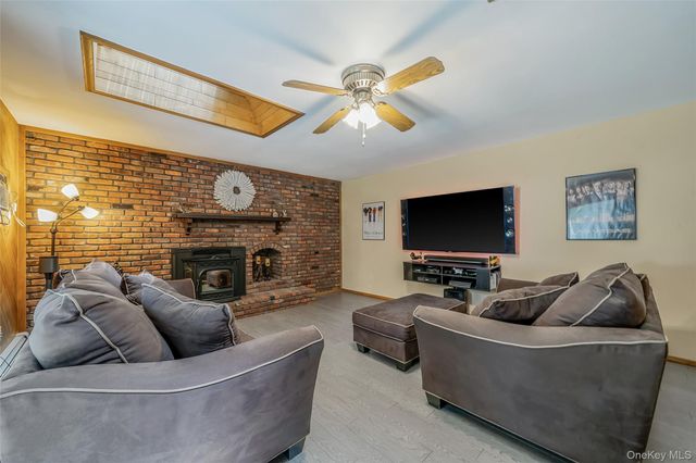 138 Main Avenue, Lake Grove, NY 11755