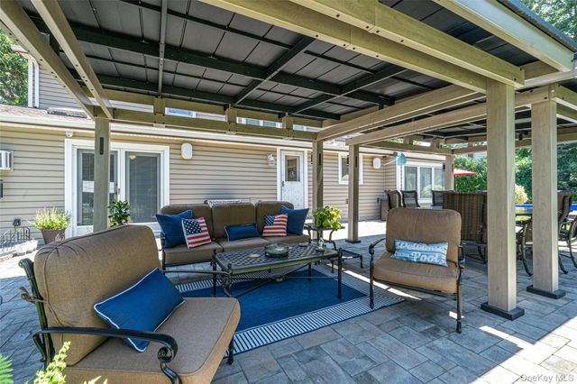 138 Main Avenue, Lake Grove, NY 11755