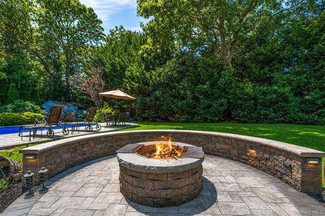 138 Main Avenue, Lake Grove, NY 11755