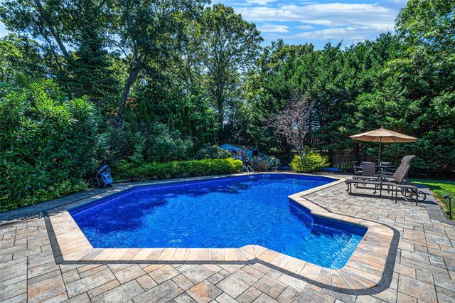 138 Main Avenue, Lake Grove, NY 11755