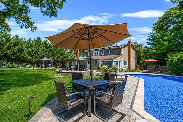 138 Main Avenue, Lake Grove, NY 11755