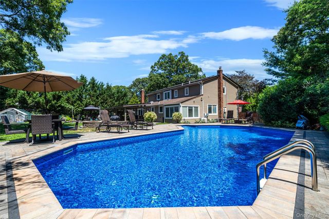 138 Main Avenue, Lake Grove, NY 11755