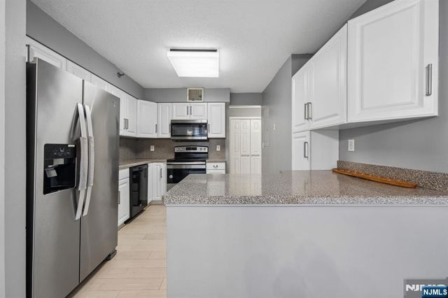 326 Prospect Avenue 10H, Hackensack, NJ 07601