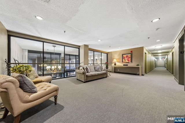 326 Prospect Avenue 10H, Hackensack, NJ 07601