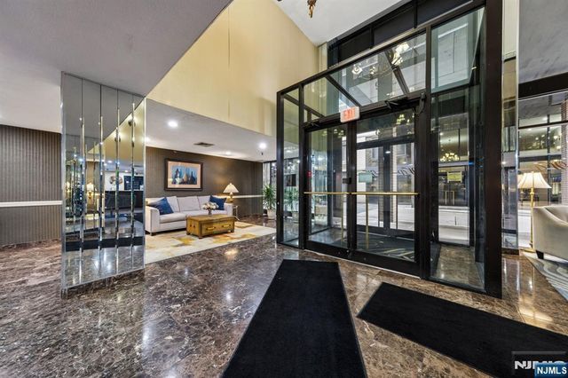 326 Prospect Avenue 10H, Hackensack, NJ 07601