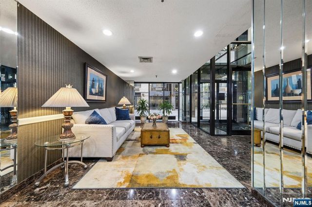 326 Prospect Avenue 10H, Hackensack, NJ 07601