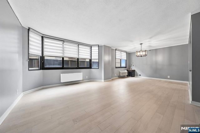 326 Prospect Avenue 10H, Hackensack, NJ 07601