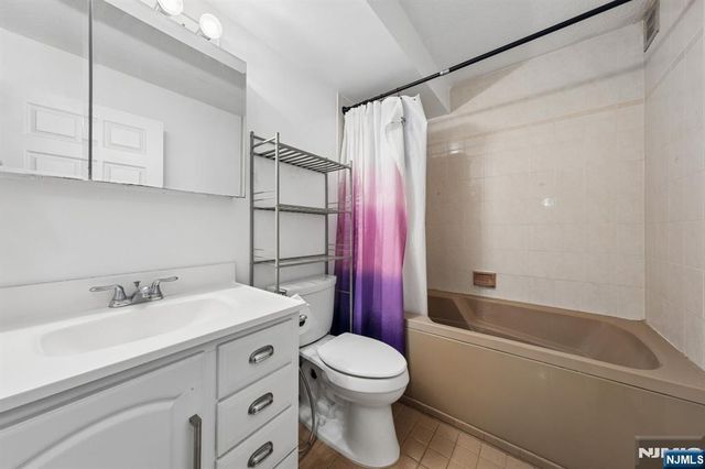 326 Prospect Avenue 10H, Hackensack, NJ 07601