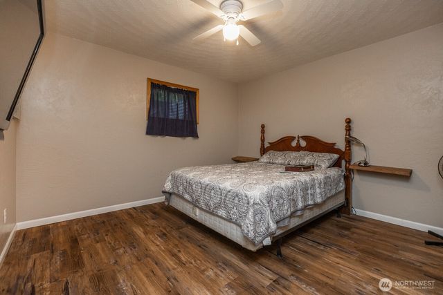 1927 SE Maple Dr, Chehalis, WA 98532