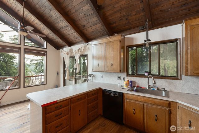 1927 SE Maple Dr, Chehalis, WA 98532