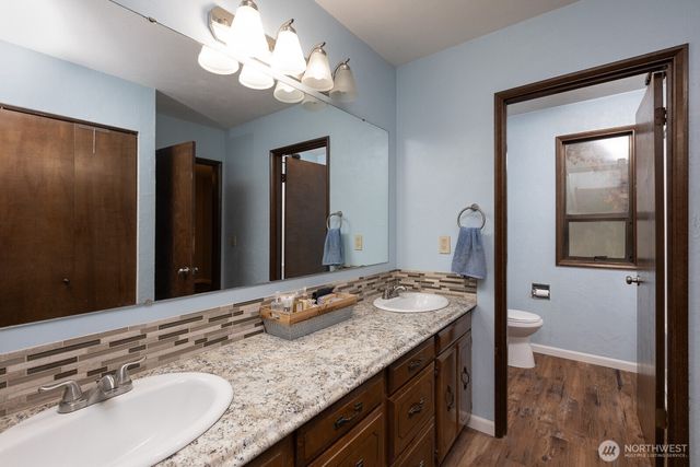 1927 SE Maple Dr, Chehalis, WA 98532