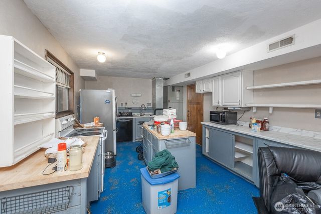 1927 SE Maple Dr, Chehalis, WA 98532