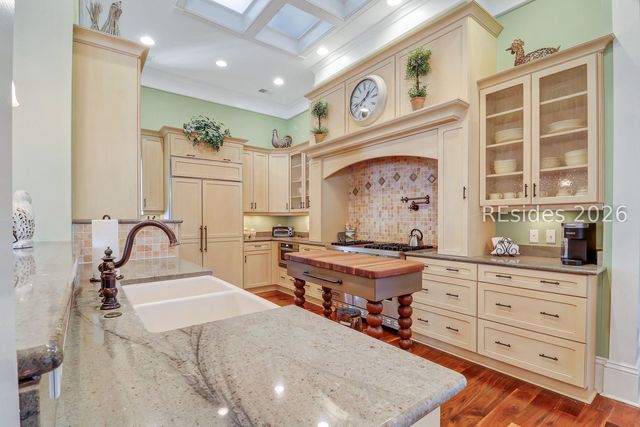 285 Long Cove Dr, Hilton Head Island, SC 29928