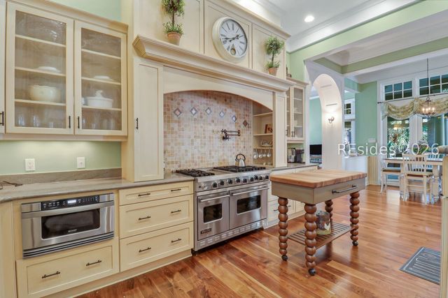 285 Long Cove Dr, Hilton Head Island, SC 29928