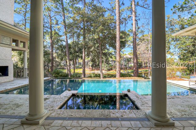 285 Long Cove Dr, Hilton Head Island, SC 29928