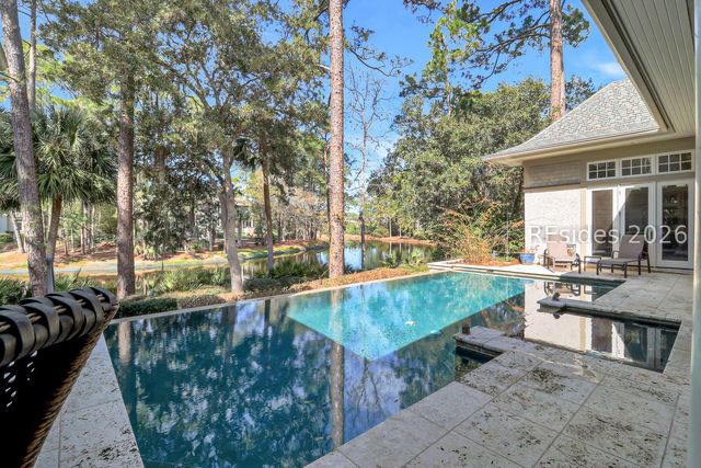 285 Long Cove Dr, Hilton Head Island, SC 29928