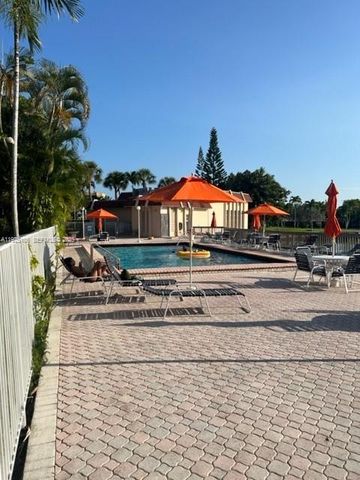 2001 Atlantic Shores Blvd 105, Hallandale Beach, FL 33009