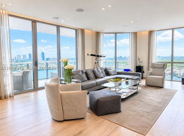 17111 Biscayne Blvd 2210, North Miami Beach, FL 33160