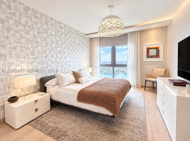 17111 Biscayne Blvd 2210, North Miami Beach, FL 33160