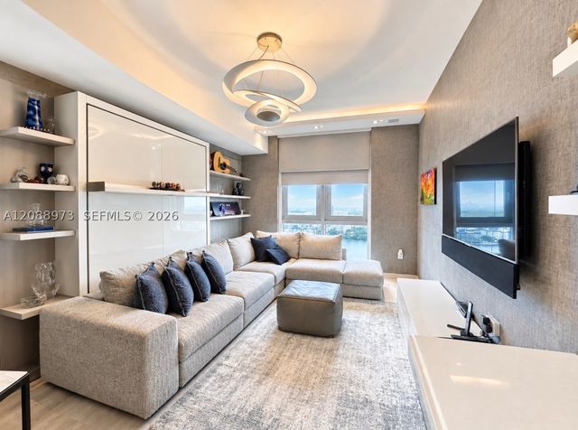 17111 Biscayne Blvd 2210, North Miami Beach, FL 33160