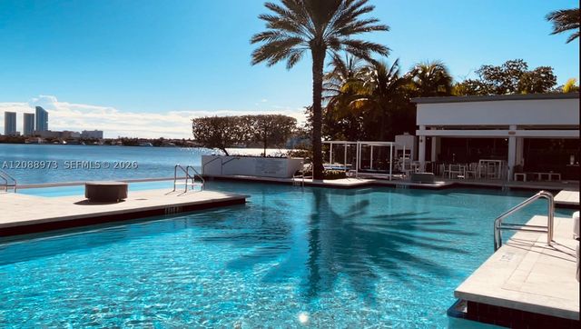 17111 Biscayne Blvd 2210, North Miami Beach, FL 33160