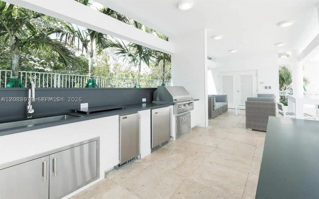 17111 Biscayne Blvd 2210, North Miami Beach, FL 33160