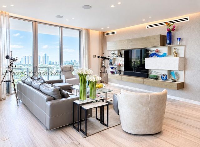 17111 Biscayne Blvd 2210, North Miami Beach, FL 33160