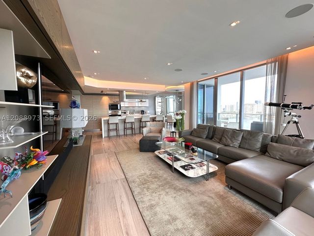 17111 Biscayne Blvd 2210, North Miami Beach, FL 33160
