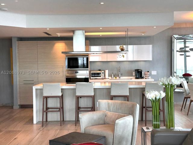 17111 Biscayne Blvd 2210, North Miami Beach, FL 33160