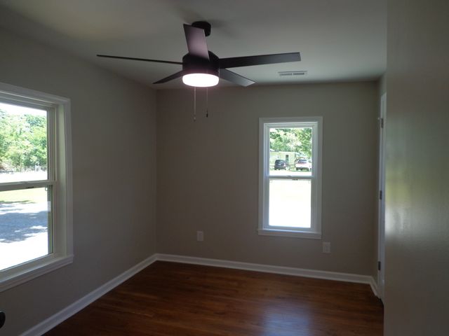 2625 Old Blacktop Rd, Mc Ewen, TN 37101