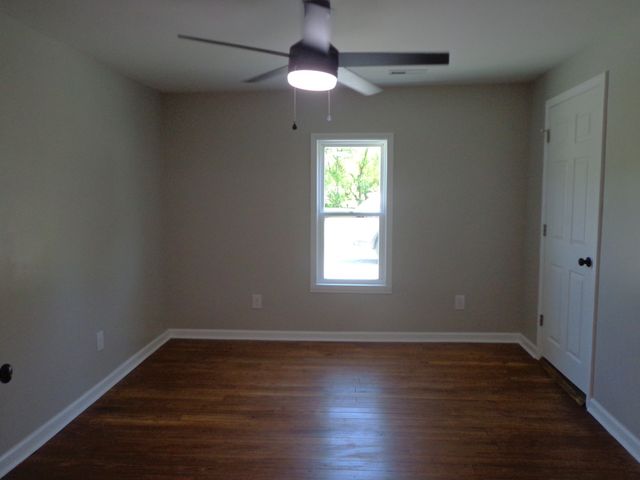 2625 Old Blacktop Rd, Mc Ewen, TN 37101