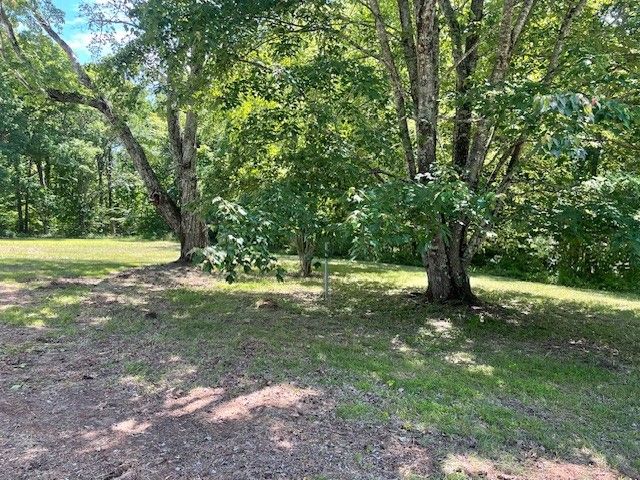 2625 Old Blacktop Rd, Mc Ewen, TN 37101