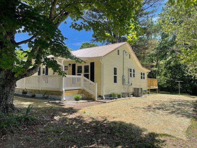 2625 Old Blacktop Rd, Mc Ewen, TN 37101