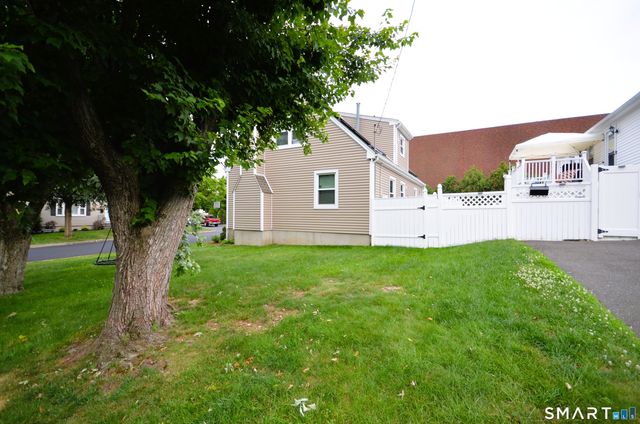 430 Berkeley Road, Fairfield, CT 06825