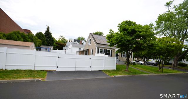 430 Berkeley Road, Fairfield, CT 06825