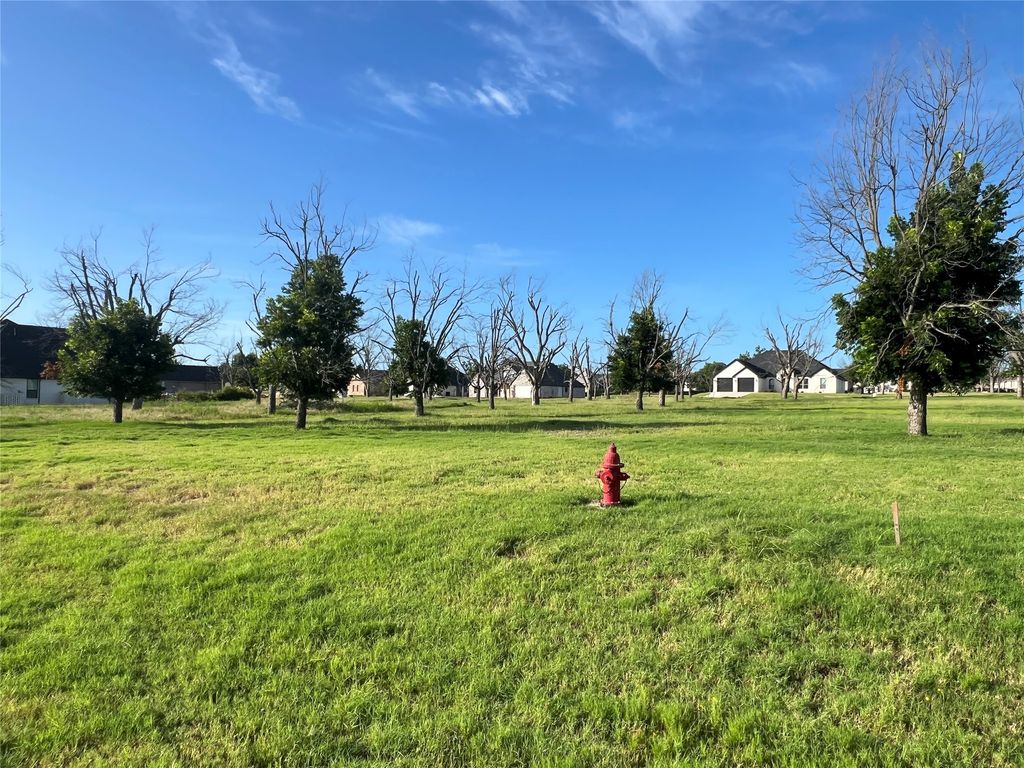 2709 Village Road, Granbury, TX 76049