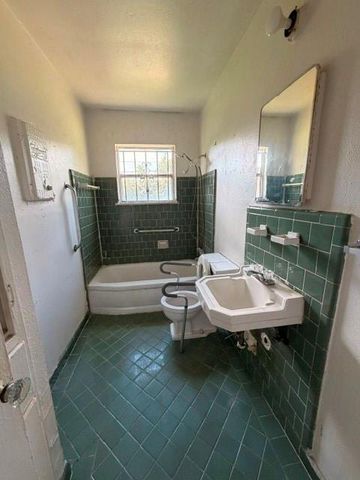 5310 Westover Street, Houston, TX 77033